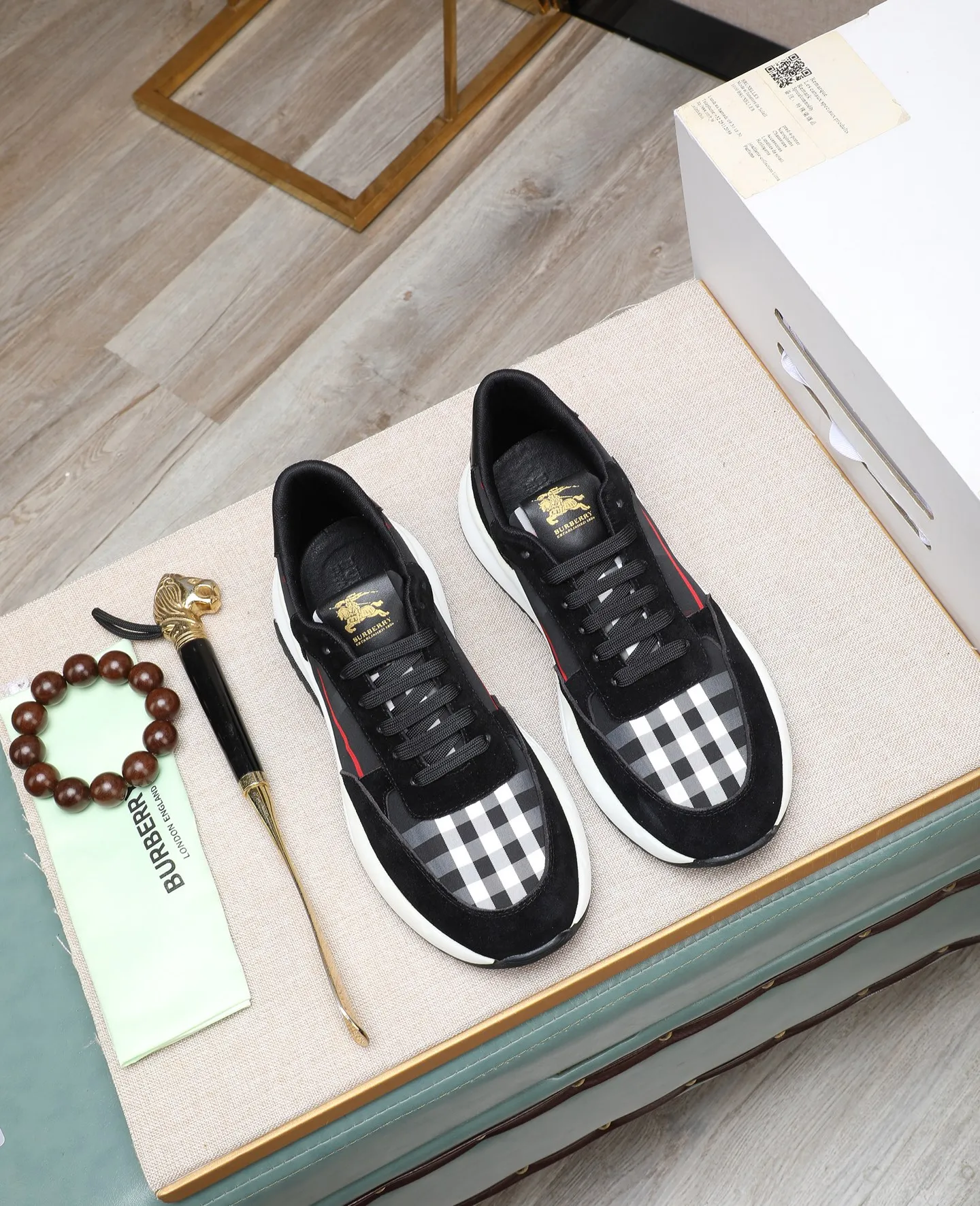 Men's shoes 💰460 ❤️❤️❤️[BURBERRY] Burberry purchasing agent 🔍Men's 🚹New model is synchronized with the official website, the upper is made of imported fabrics, and the lining is genuine leather. Completely 1⃣:1⃣ replica🇮🇹, non-slip and wear-resistant rubber outsole ⚠original factory goods, 🔍🔍high quality, please look at the details, welcome to compare⚠Size: 38-44